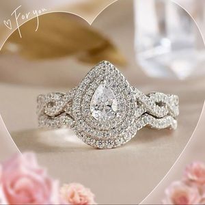 Pear-Shape Bridal Set